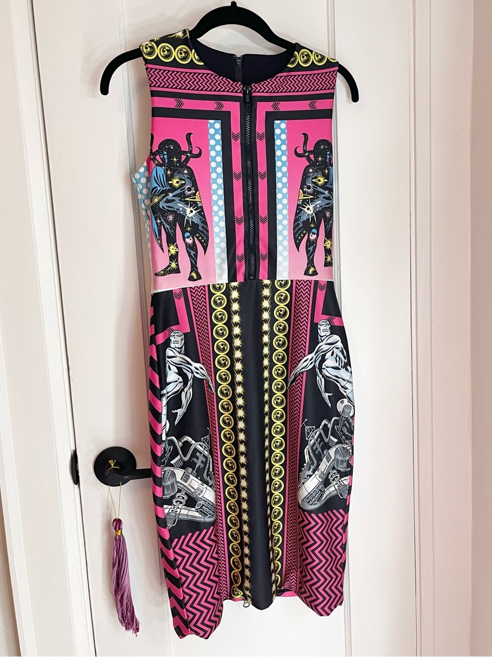 Romance was Born Runway Marvel Dress,
🚨CLOSET CLEAR OUT - ALL OFFERS WELCOME